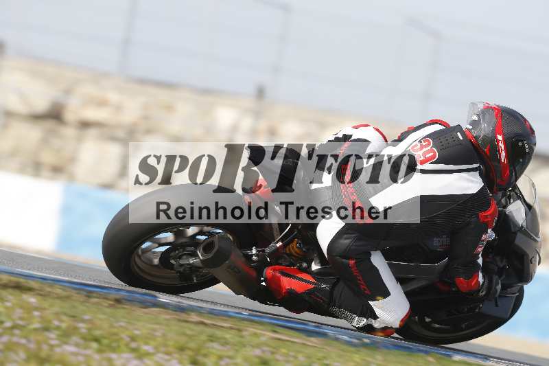 /Archiv-2024/02 29.01.-02.02.2024 Moto Center Thun Jerez/Gruppe rot-red/backside